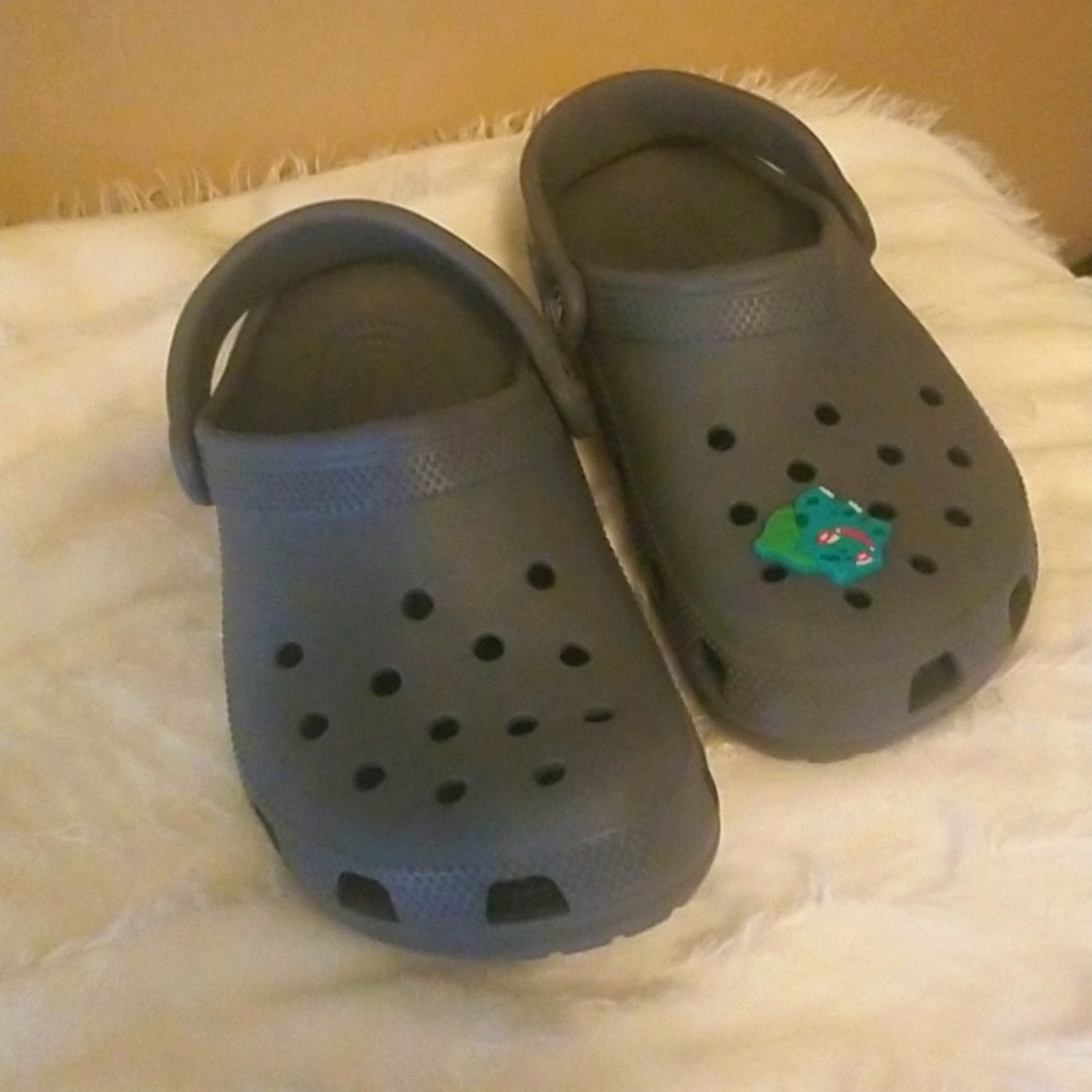 Crocs big kids size 5 like new